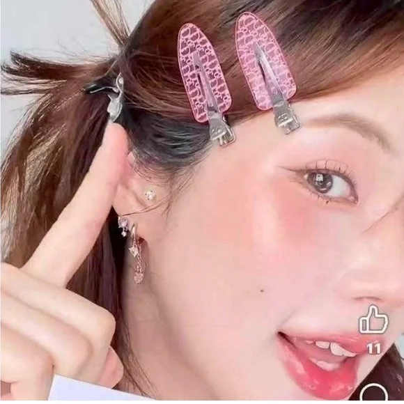 Dior Beauty Pink Trotter Style Set of Hair Clips - Picture 6 of 8